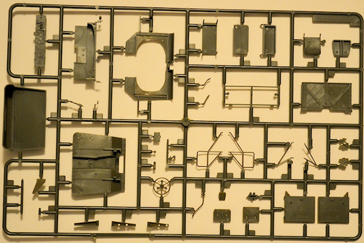 afvm54_07a-sprue-d.jpg